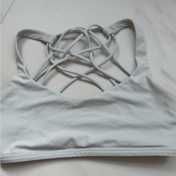 Lulu lemon bra size 4 light blue - Picture 5 of 5